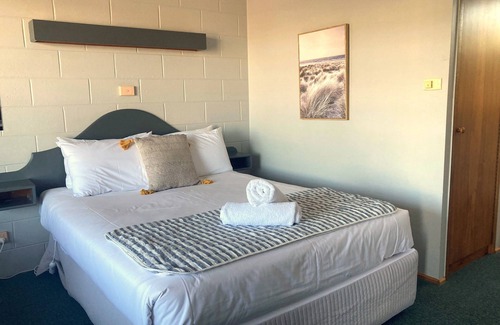 Bridport Hotel | Bridport Bay Inn