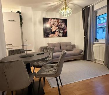 Favoriten Apartment | Bright 1BR Apartment with Living Room & Balcony