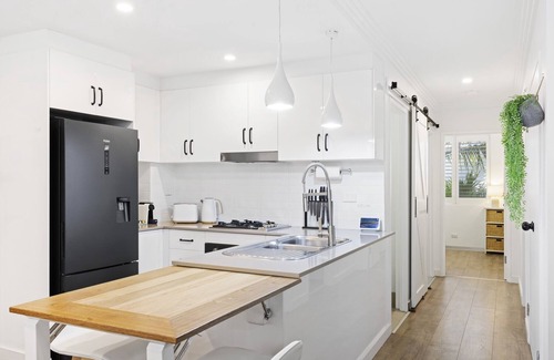 Narrabeen Apartment | Bright 2-Bed Apartment Near Narrabeen Beach