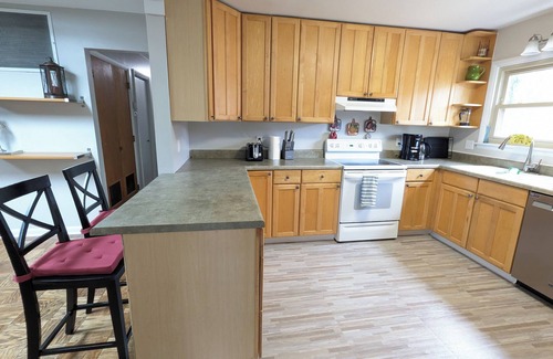 Upper Arlington House | Bright 2-bedroom home in quiet neighborhood close to OSU and Columbus Hospitals