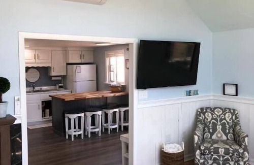 Humarock Apartment | Bright and Airy Beach Cottage on "The Rock" Humarock Beach