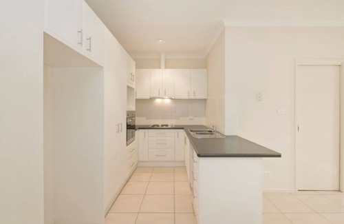 Gungahlin House | Bright and beautiful 3bd house in central Gungahlin, sleep 6 FREE WiFi