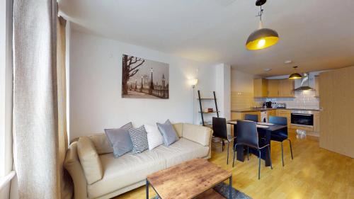 South Bermondsey Apartment | Bright and cosy 1 bed flat next to Tower Bridge