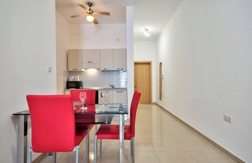 Gzira Apartment | Bright and cozy Gzira 1-bedroom Apt
