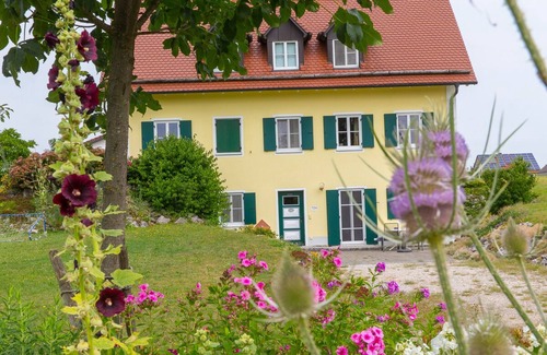 Breitenthal Apartment | Bright and spacious apartment "Löwenzahn" with sun terrace, incl. WIRELESS INTERNET ACCESS