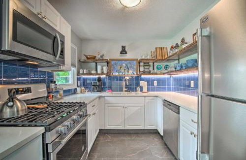 Emporia House | Bright and Sunny Getaway with Bikes 1 Mi to ESU!