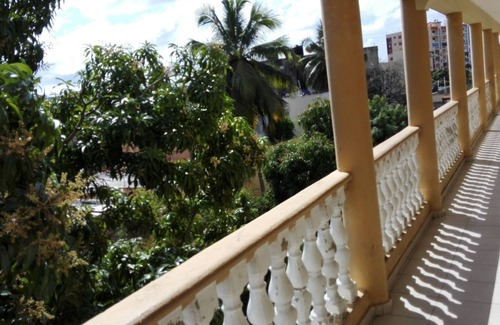 Ensanche Isabelita Apartment | Bright and youth condo with hot water.