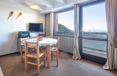 Vaulnaveys-le-Haut Apartment | Bright apartment for 5 ppl, balcony, close to the slopes
