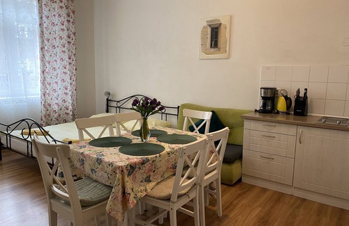 Teplice Apartment | Bright Apartment im Stadtzentrum am Park