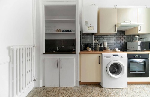Republique Apartment | Bright Apartment in Vichy's Thermal District