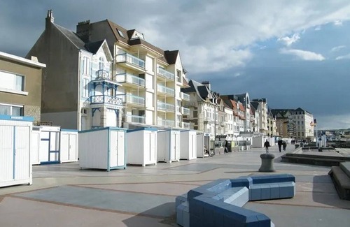 Wimereux Apartment | Bright apartment near the beach with parking and WIFI