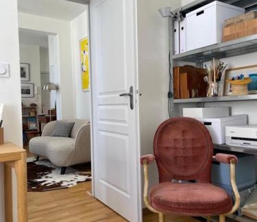 Decre-Cathedrale Apartment | Bright apartment - old renovated building