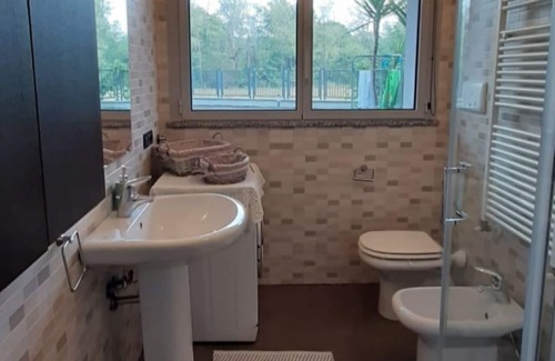 Peschiera Borromeo Apartment | Bright apartment with garden San Bovio [near Linate M4].