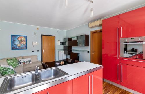 Bresso Apartment | Bright apartment with terrace near the subway