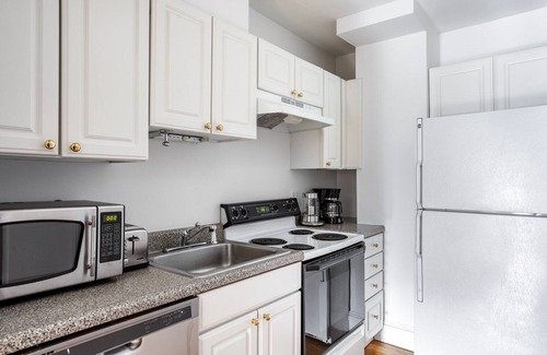 Beacon Hill Apartment | Bright Beacon Hill 2BR w/W/D, nr Boston Common, by Blueground