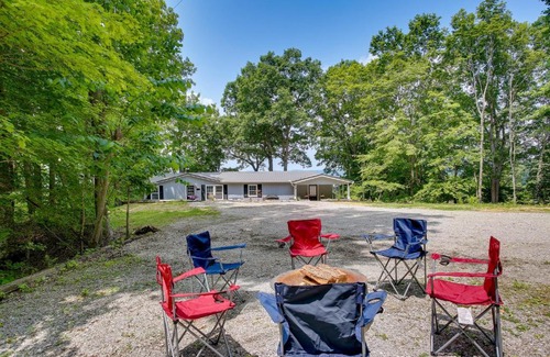 Byrdstown House | Bright Byrdstown Home with Views of Dale Hollow Lake
