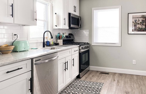 Wheaton House | Bright Cape Cod, Perfect for Families, Near Metro