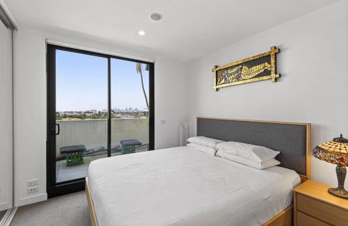 Preston Apartment | Bright City-View Retreat in the Heart of Preston