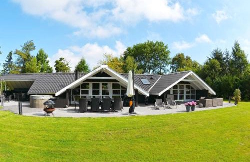 Bøtø By House | Bright Cottage with Hot Tub - By Traum Ferienwohnungen