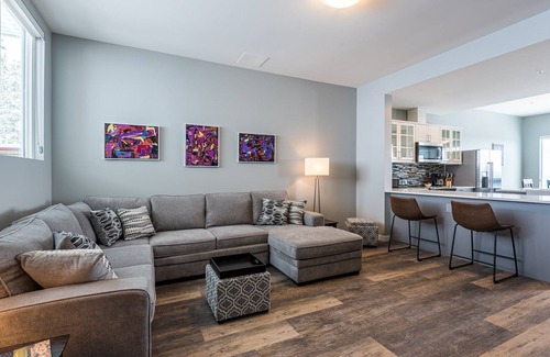 Silver Star Mountain Hotel | Bright & Cozy 3-Bedroom Townhome w/Ski-In/Ski-Out & Stunning Views
