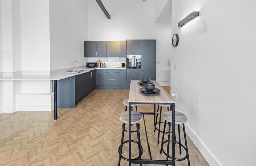 Chelmsford Apartment | Bright & Cozy in Chelmsford