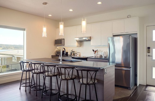 Union Bay House | Bright & Cozy Oceanview Getaway in Union Bay - 2 QUEEN BED/1BATH