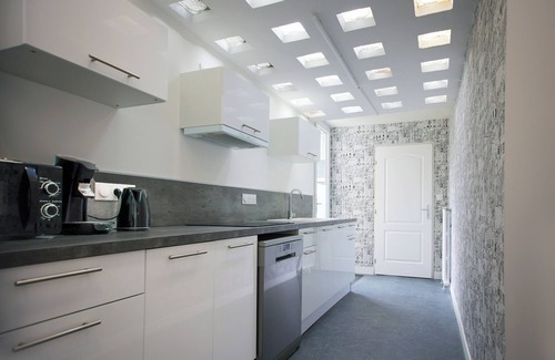 Lucon Apartment | Bright downtown apartment with terrace