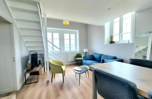 Courtoisville-Sillon-Moka Apartment | Bright duplex with magnificent sea views