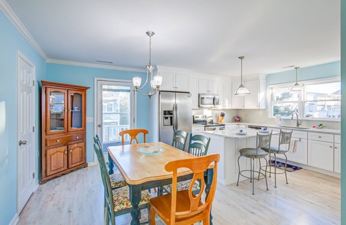 Holden Beach House | Bright Family Escape W/Outdoor Shower, Free WiFi & Large Deck - Walk to Beach