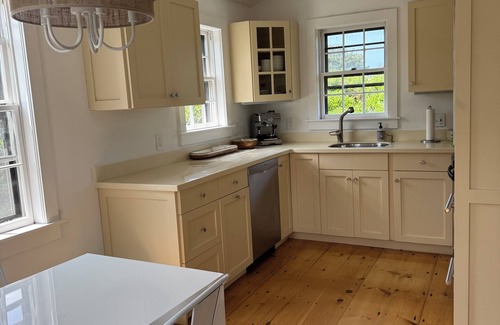 Madaket House | Bright freshly decorated 2-bedroom house on an acre