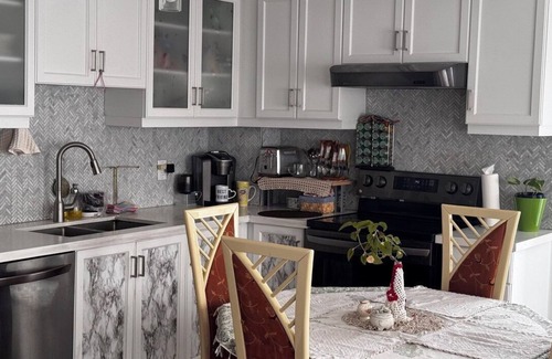 Etobicoke Condo | Bright & fully furnished 1-Bedroom Condo - Short Term