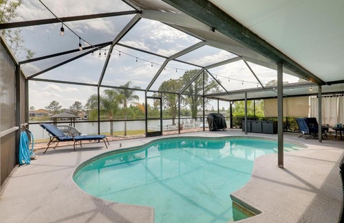 Lakeview Village House | Bright Getaway with Ski Lake, 11 Miles to Dtwn Tampa
