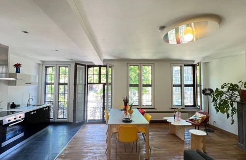 Liege Apartment | Bright loft in the heart of Paris