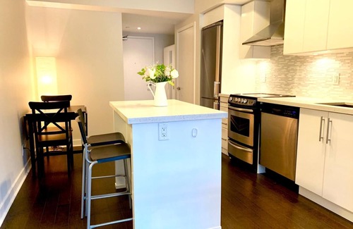 Yonge-Eglinton Apartment | Bright & Luxurious 1 Bedroom Apartment in the Heart of Toronto