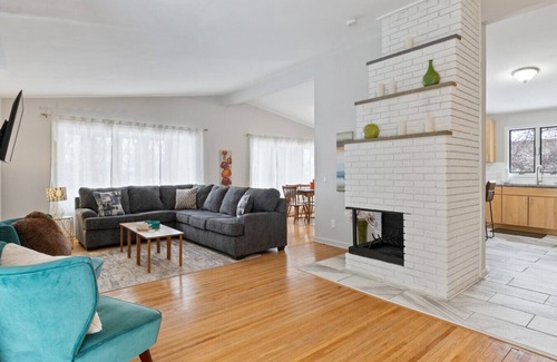 Rochester House | Bright "Mid-Century Modern" Ranch