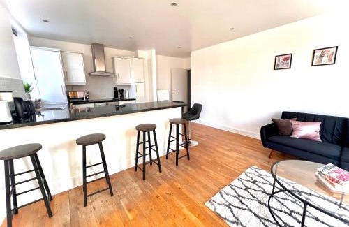 Shadwell Apartment | Bright & Modern 2-Bed Apartment in Vibrant East London