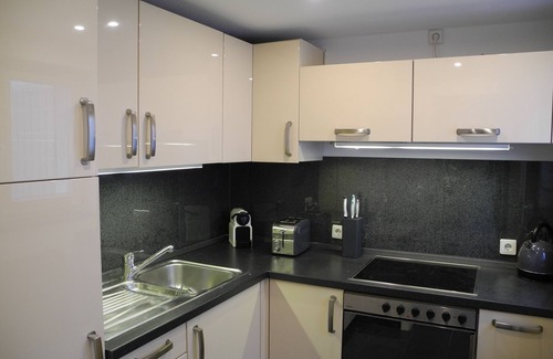 Oberstenfeld Apartment | Bright modern apartment in a quiet location with its own entrance and patio