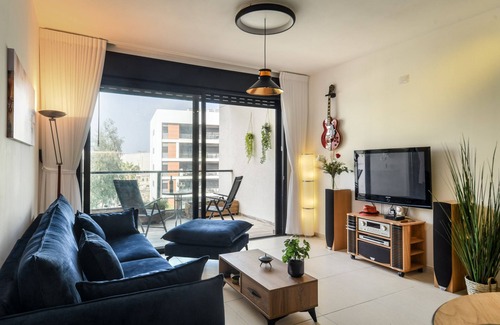 Haifa Apartment | Bright & Modern Apartment in Haifa Down Town by Sea N' Rent