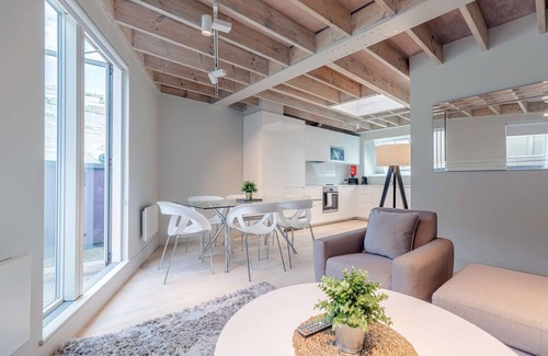 Farringdon Apartment | Bright & Modern Holborn Apartment – Central Location