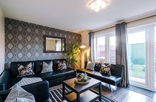 Salford House | Bright & Modern Town House 5 Beds, Close To City & Universities