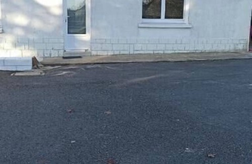 Neuvy-le-Roi House | Bright new apartment, pets welcome