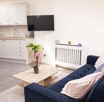 Amersham Apartment | Bright one bedroom apartment with garden