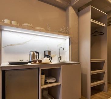 Financial District Apartment | Bright & Peaceful Loft in Top Area