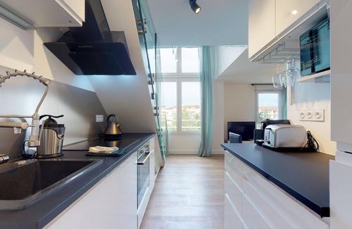 Tonkin Nord Apartment | Bright & quiet 2BR apt. with 2 bathrooms & garage