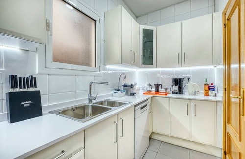 Dreta de l'Eixample Apartment | Bright & Quite flat in the modernist Eixample near Paseo de Gracia