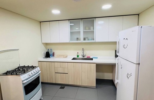 Baabda Apartment | Bright & Spacious Family Stay - Hazmieh Brasilia 2