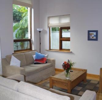 Booterstown Apartment | Bright spacious mews in great location