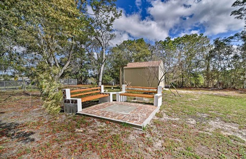 Spring Hill Cottage | Bright Spring Hill Home: 5 Mi to Weeki Wachee Park