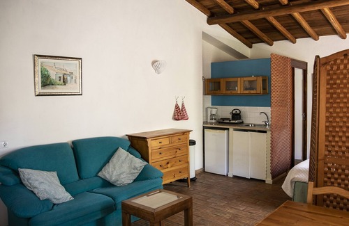 Lagos Cottage | Bright Studio with Kitchenette 9km from Lagos