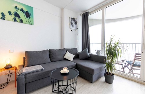 Antonsviertel Apartment | ☆BRIGHT: Stunning Views ☆ Augsburg Center|Luxury|Congress + Balcony